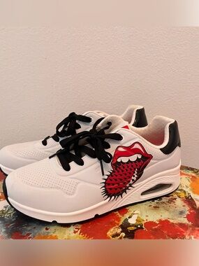 🔥 Brand New Skechers Sneakers – Custom “Lips & Spikes” Design 🔥